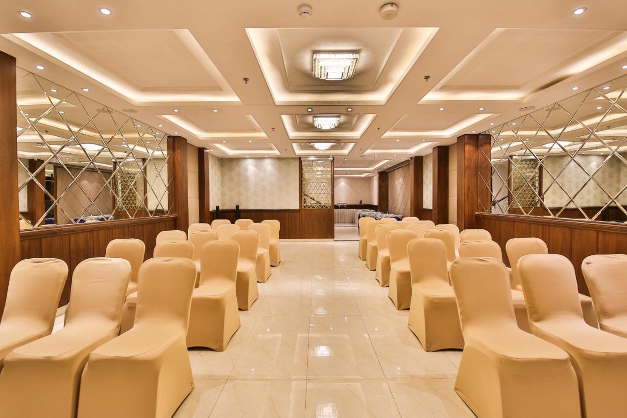 Hotel Sumaditya Джайпур Екстериор снимка