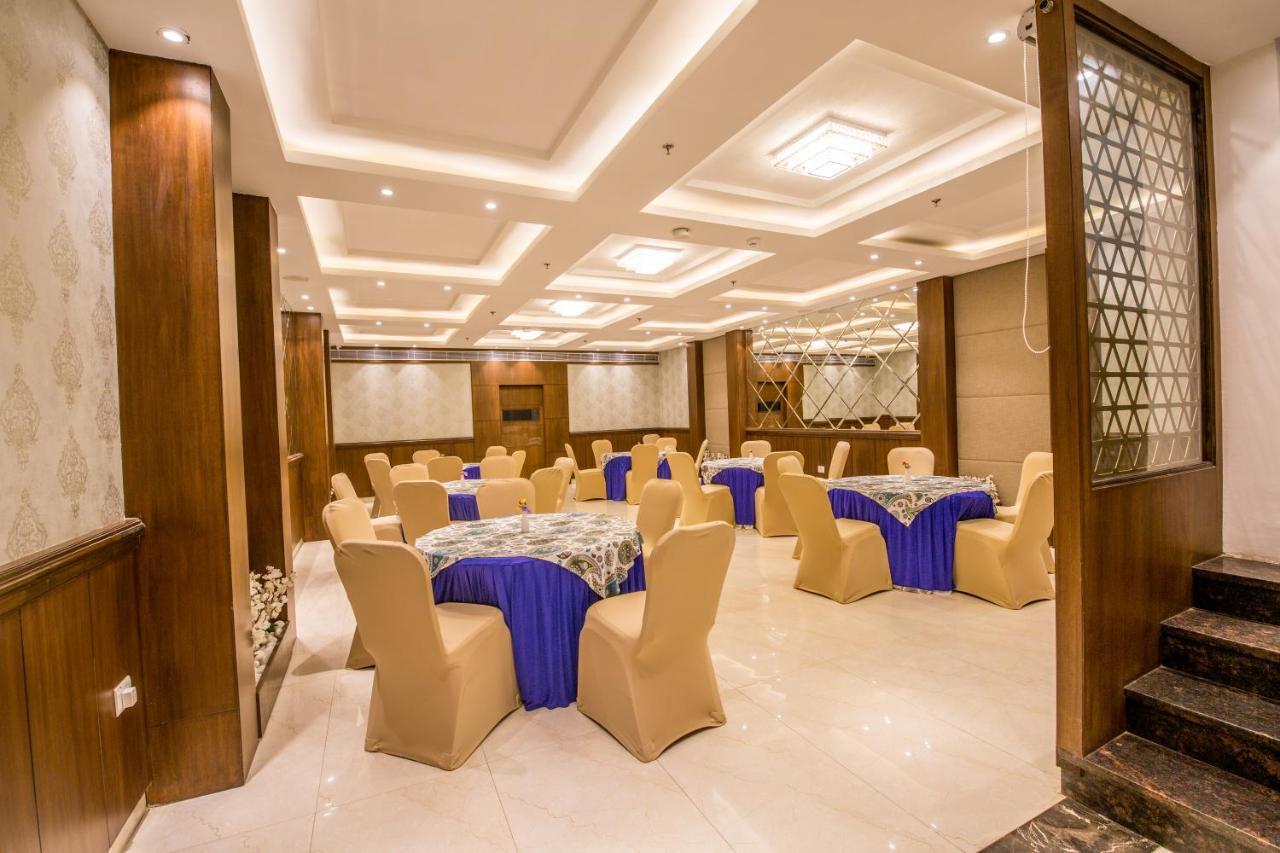Hotel Sumaditya Джайпур Екстериор снимка