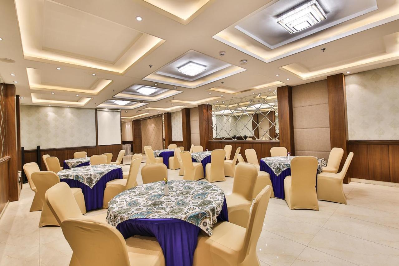 Hotel Sumaditya Джайпур Екстериор снимка