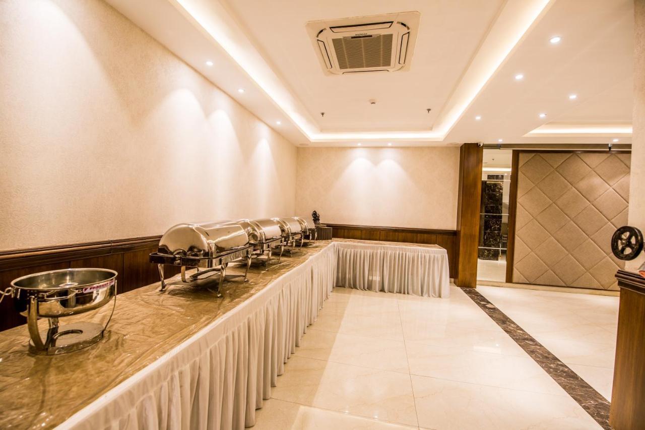 Hotel Sumaditya Джайпур Екстериор снимка