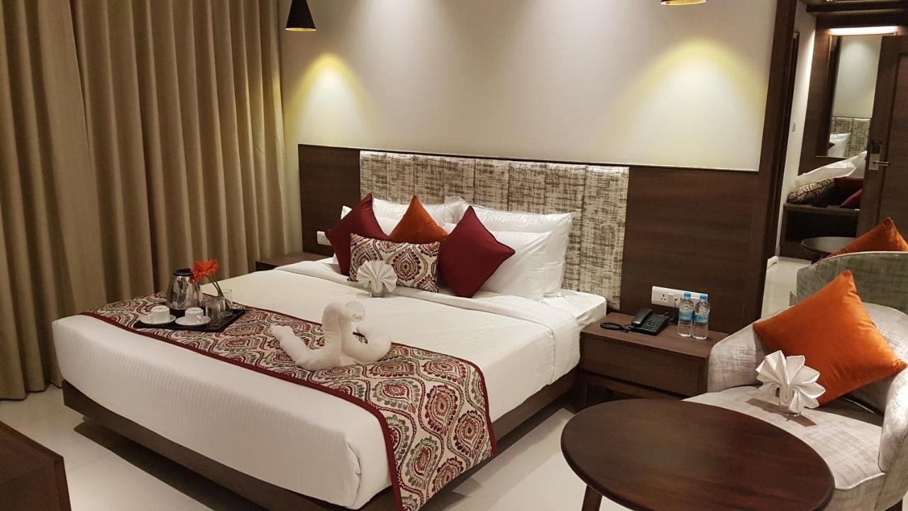 Hotel Sumaditya Джайпур Екстериор снимка