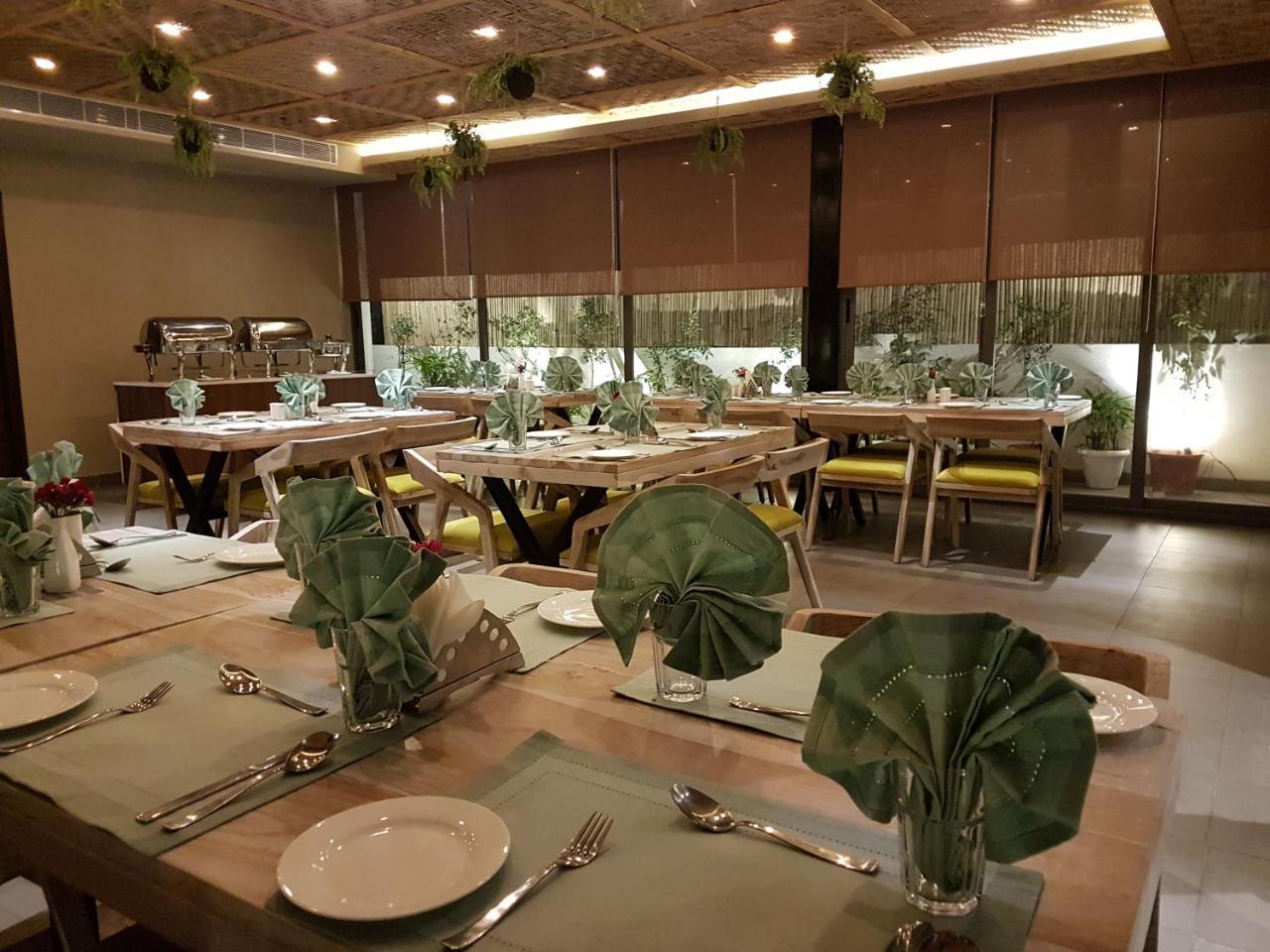 Hotel Sumaditya Джайпур Екстериор снимка