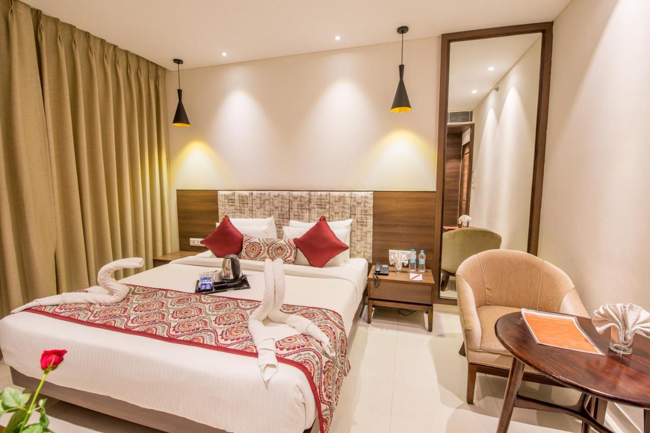 Hotel Sumaditya Джайпур Екстериор снимка